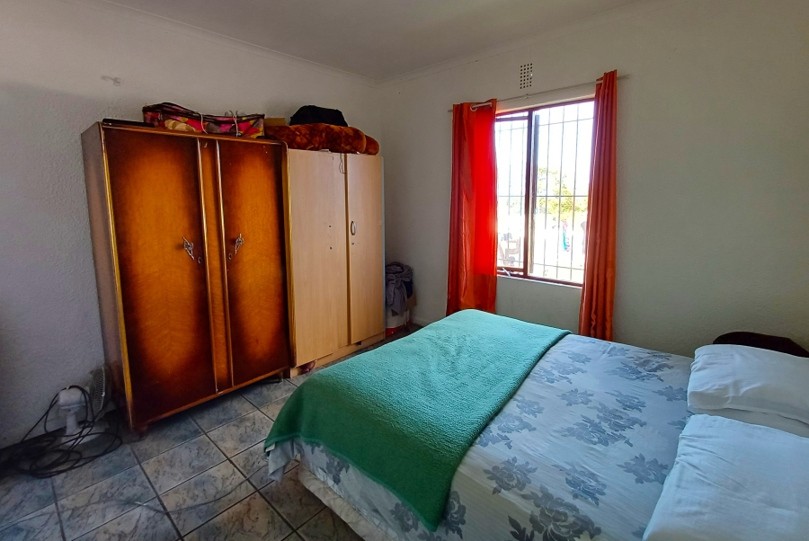 6 Bedroom Property for Sale in Kleinmond Western Cape